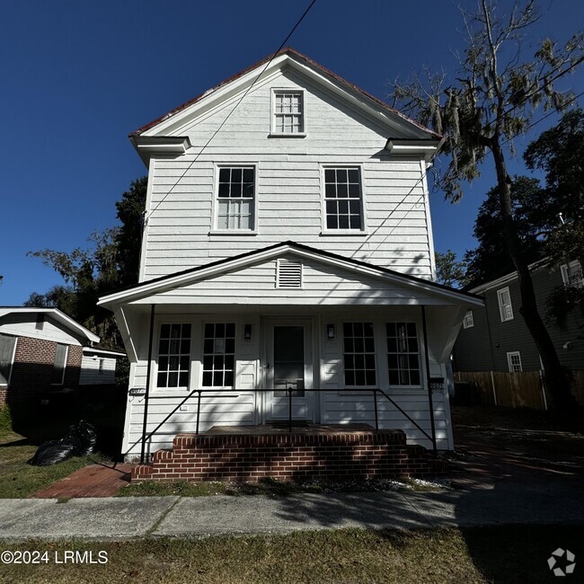 Building Photo - 907 Duke St Rental