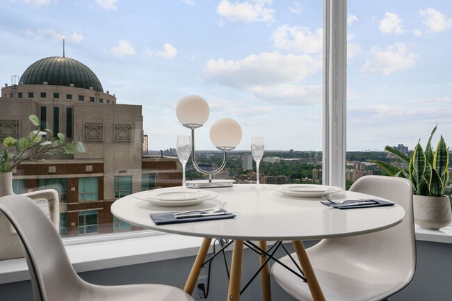 Photo - 155 Yorkville Ave Unit ID1356267P