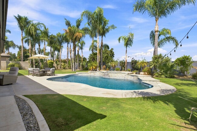 14728 Redwood Springs Dr