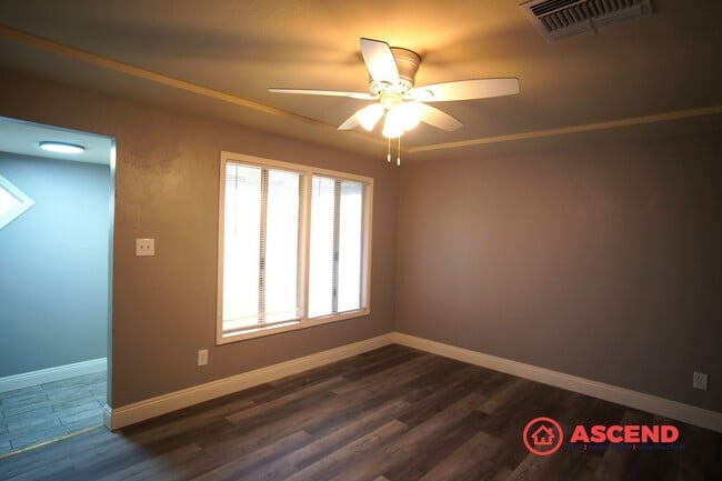 Photo - 1318-1320 El Tejon Ave Unidad 1318 El Tejon Ave