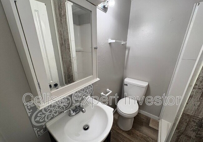 Photo - 733 2nd St Unidad #1/2