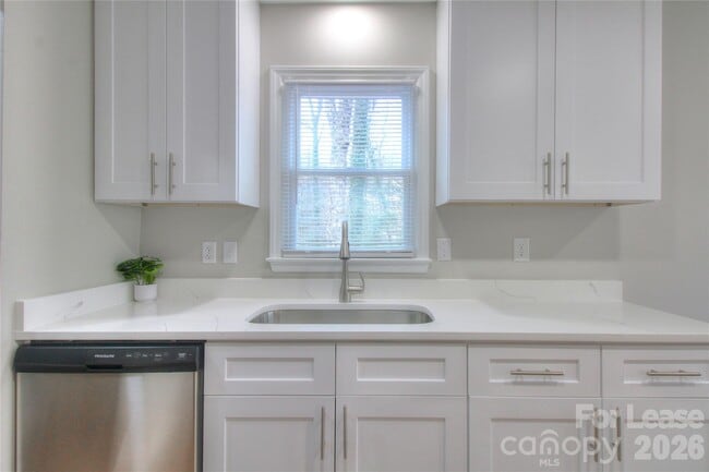 Photo - 700 Sharon Dr