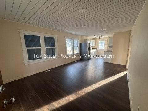 Photo - 217 E 14th St N