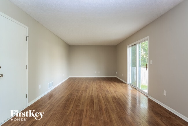 Photo - 868 Windy Hill Ln