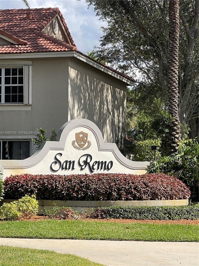 Building Photo - 1231 Sorrento Dr