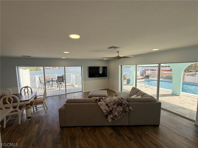 4743 Pine Island Rd