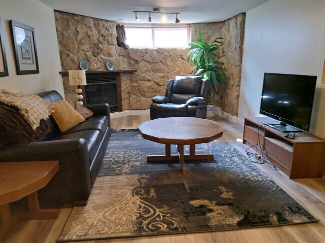 Photo - 127 Hearth Cres Unité Lower