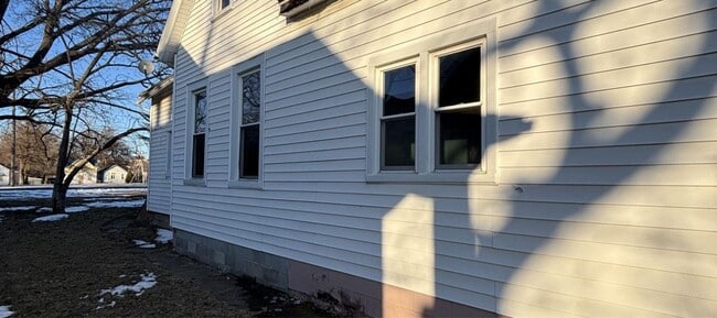 Photo - 911 W Hurlburt St
