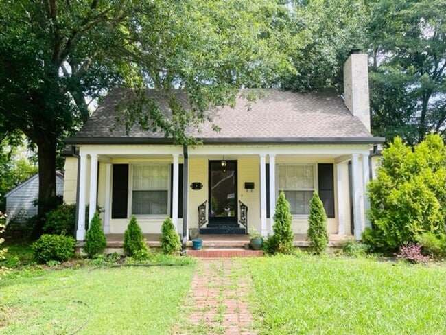 Building Photo - 01894 Unit 9 Sunset Main House