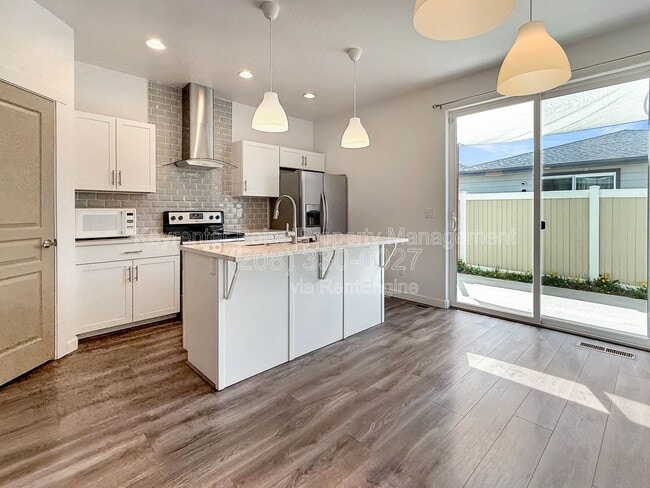 Photo - 2115 W Bella Ln