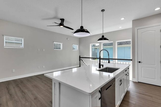 Photo - 8483 Laureate Blvd