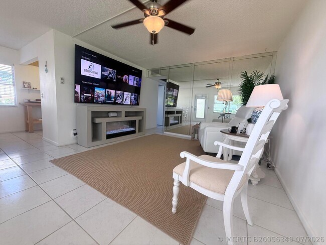 Photo - 52 Mansfield Dr Unit B
