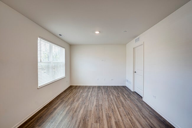 Photo - 2939 Showplace Dr