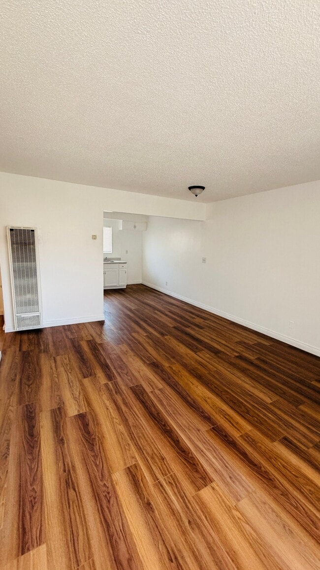Photo - 1439 W 84th Pl Unidad 4