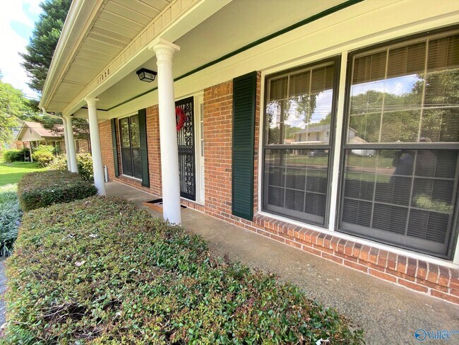 11020 Jean Rd SE