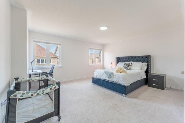 Photo - 18 Dotchson Ave Unit SI ID1504516P