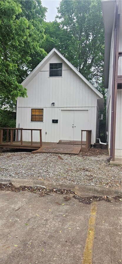 Photo - 632 Whitham Ave Unit 9