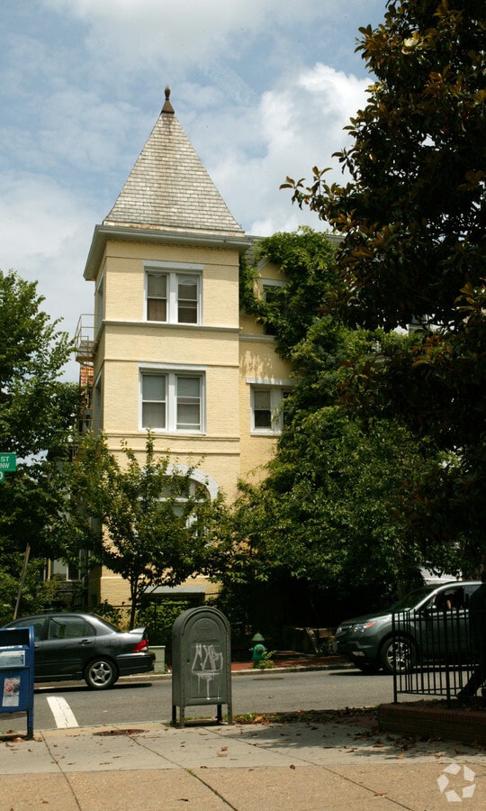 Photo - 2149 N St NW