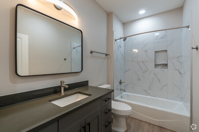 2BR, 2BA - 1039SF - Secondary Bathroom