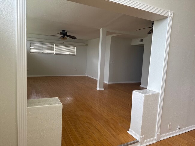 Photo - 2846 Hertha Ave