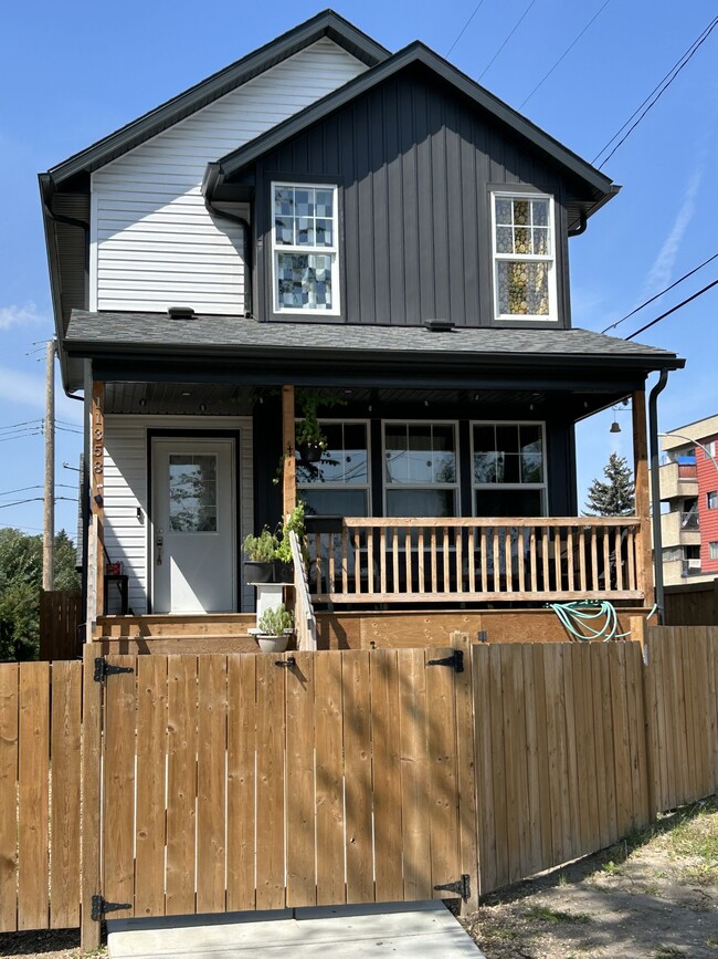 Building Photo - 11358-11353 53 St NW Unit 11358 - Bsmt