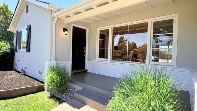Photo - POETS CORNER GEM! Charming and One Of A Kind, 3BD/1BA on a Cul-de-sac Available NOW!