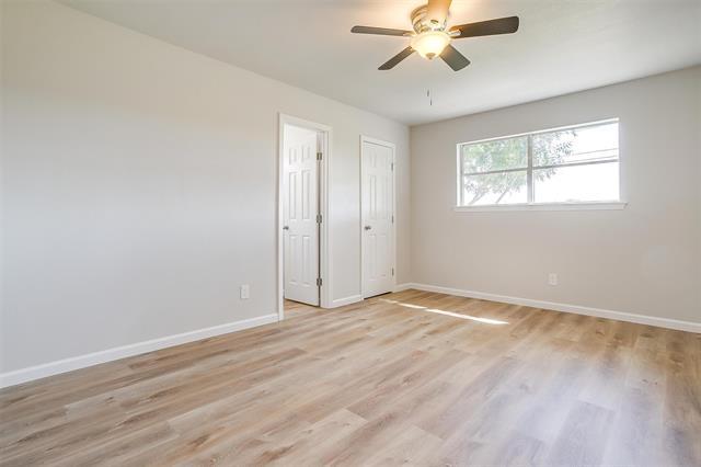 Photo - 921 Willow Cir S