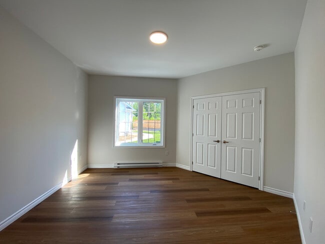 Photo - 300 Croft St