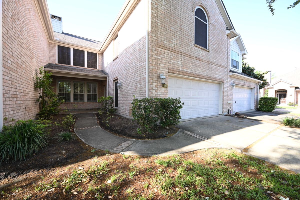 Photo - 1014 Enclave Square