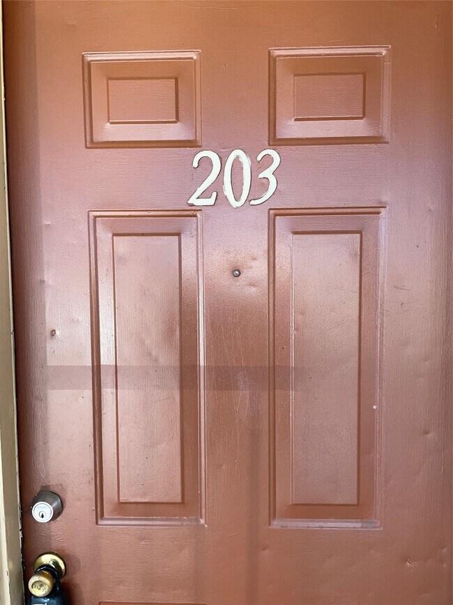 Building Photo - 4710 Airport Blvd Unit 203