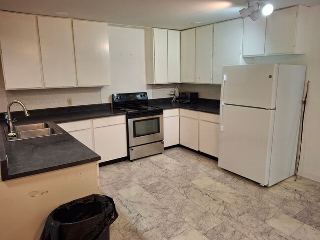 Photo - 4500 NW McLoughlin Dr