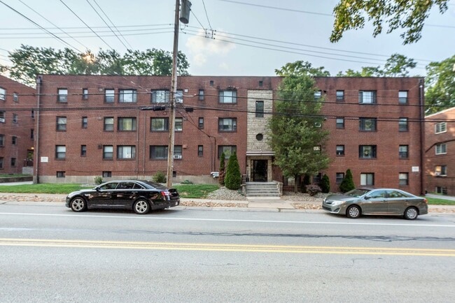 Photo - *** Pet Friendly Apartments in Mt. Lebanon * Near Castle Shannon T Stop * Affordable and Spacious...