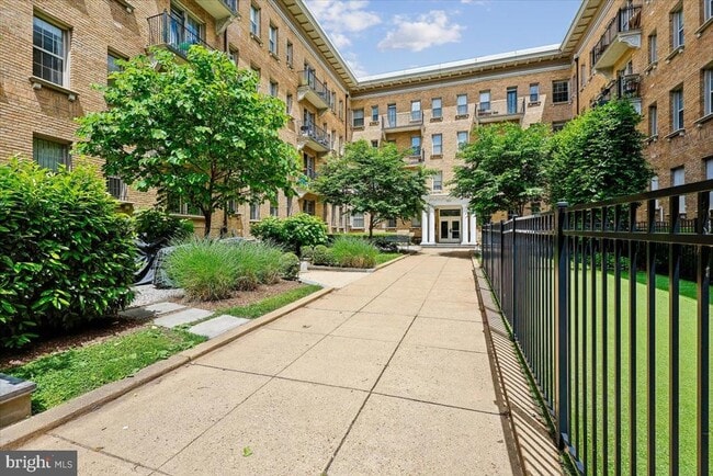 Photo - 1401 Columbia Rd NW Unit 410