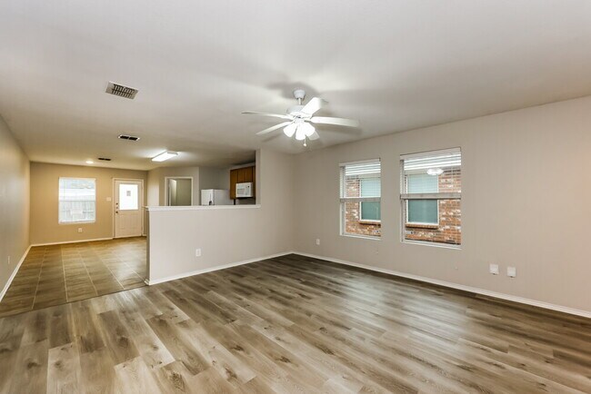 Photo - 1304 Castle Ridge Rd