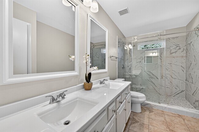 Photo - 813 Lakeview Dr