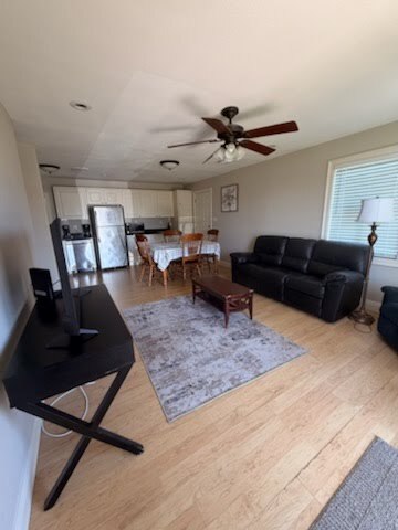 Photo - 2436 Salmon St