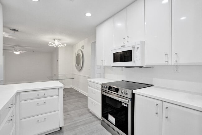 Photo - 4755 NE 23rd Ave
