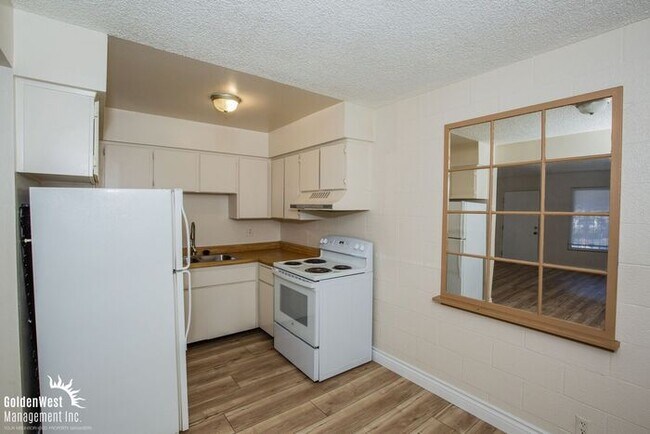Photo - Cozy 1Bdm 1Ba Apartment with Pool Access in Central Las Vegas