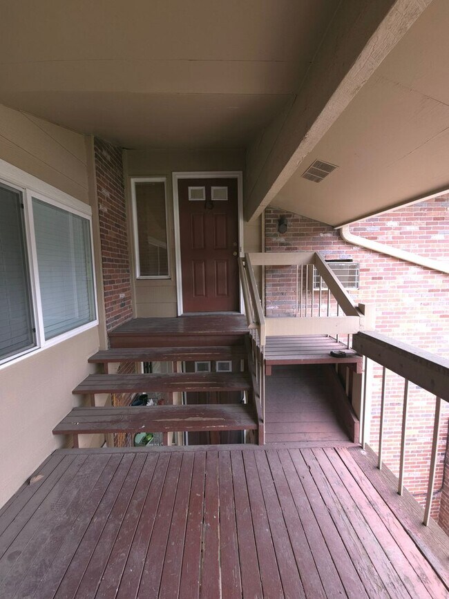 4955 Moorhead Ave Unidad 13