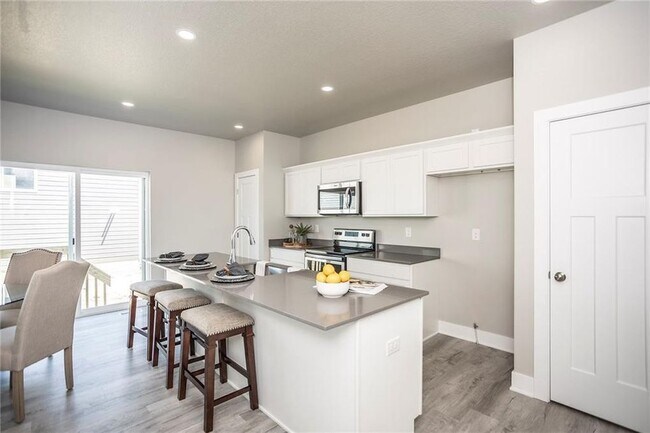 kitchen - 17107 Blue Sage Ln