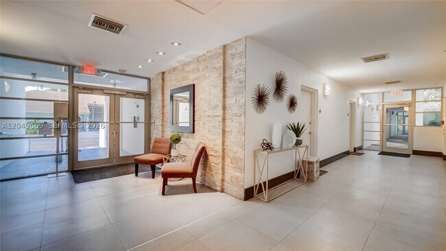 3339 Virginia St Unit 323