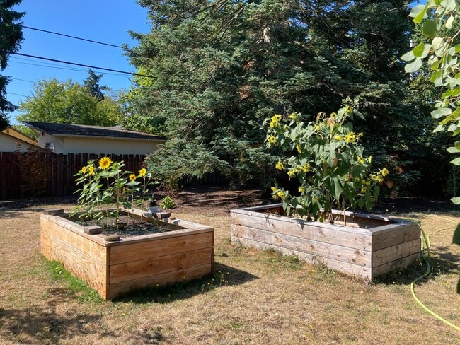 Photo - Cozy-Chic in Parkrose ~ Large Fenced Yard with Attached Garage & A/C~ Pets Welcome