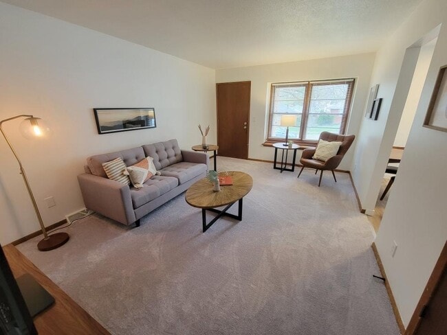 Building Photo - 2624 62nd St Rental
