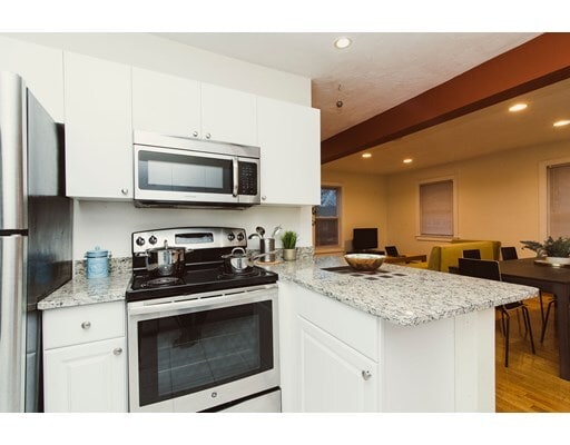 Building Photo - 51 Gordon St Unit 1