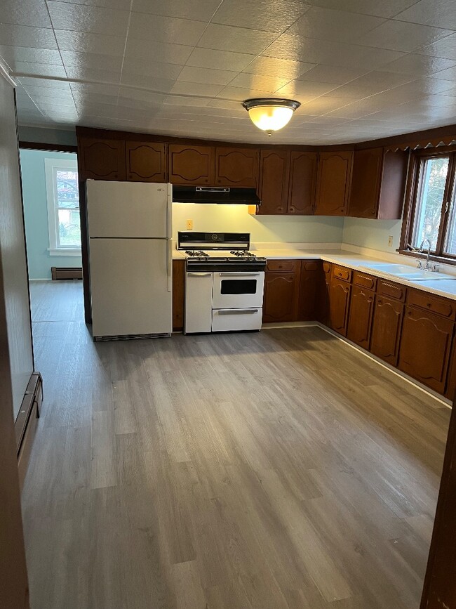 Building Photo - 424 Pine St