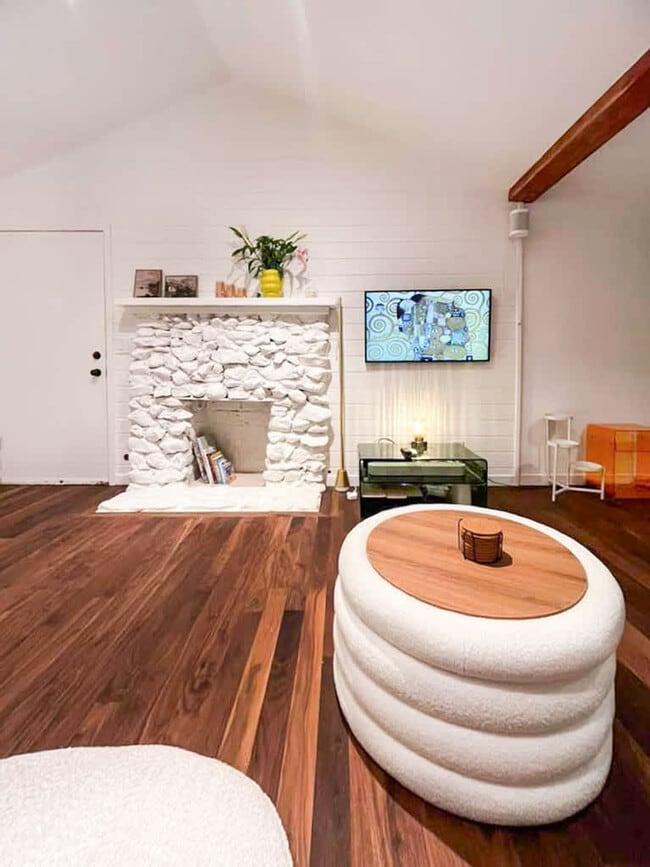 Building Photo - 522 Cascade Dr Unit SI ID1462593P