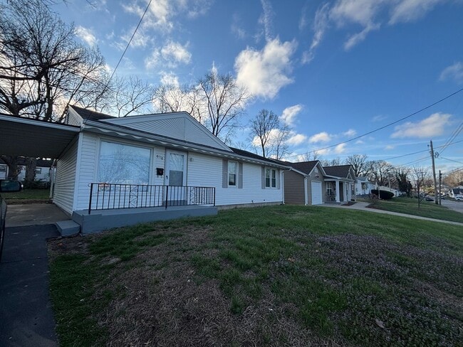 Building Photo - Charming 3 bedroom home