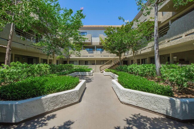 Photo - Glenoaks Terrace Apartments