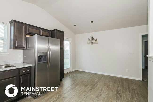 Photo - 2204 Walcot Way