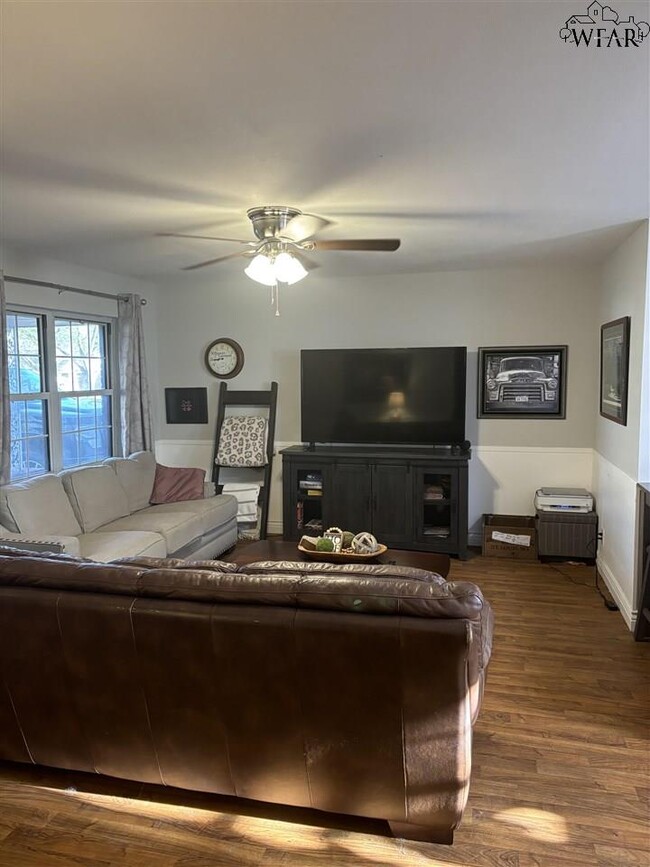 Photo - 1016 E Beverly Loop